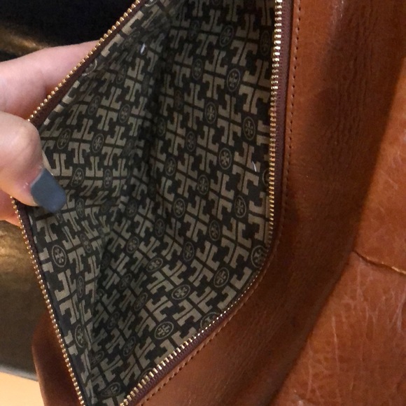 AUTHENTIC Tory Burch Shoulder Bag - Picture 4 of 6